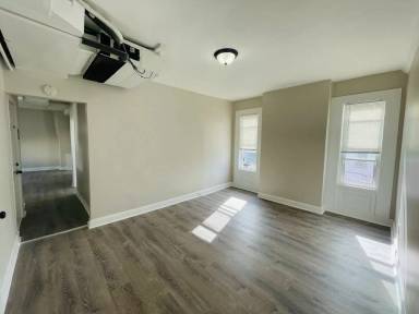 Main picture of 465 Summer St