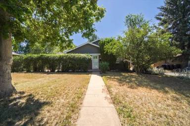 Main picture of 6350 Quay St