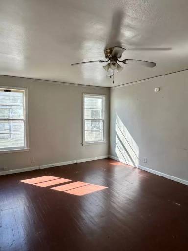 Main picture of 2540 Woodford St