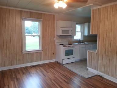 Main picture of 2106 Muscatine Ave