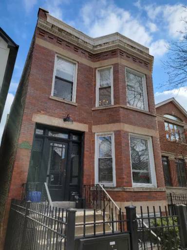 Main picture of 3333 N Oakley Ave