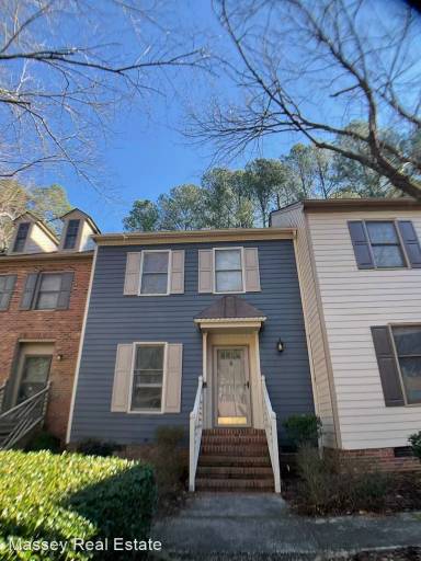 Main picture of 4 Astor Ct