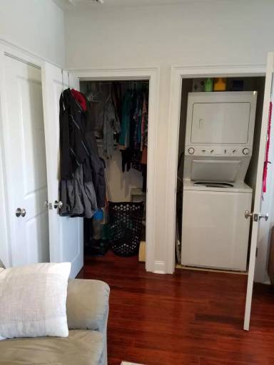 Main picture of 60 Crompton Ave