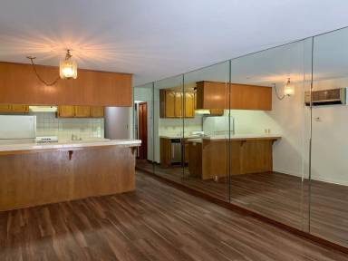 Main picture of Los Caballeros