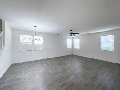 Main picture of 5421 Jamesport Way