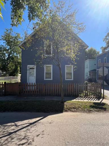 Main picture of 7815 Eve Ave