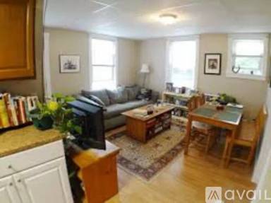Main picture of 51 Maple St