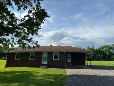 Main picture of 915 Henley Dr