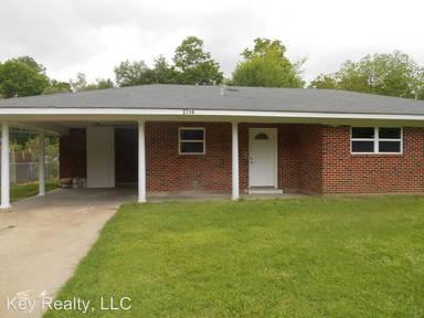 Main picture of 2714 Woodlawn Dr