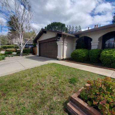 Main picture of 1863 Yolanda Cir