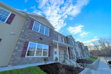 Main picture of Reserve At Towpath Trail
