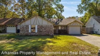 Main picture of 31 Oak Forest Dr