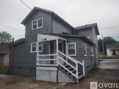 Main picture of 110 W Washington Ave
