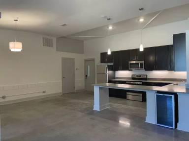 Main picture of 3010 W 7th St