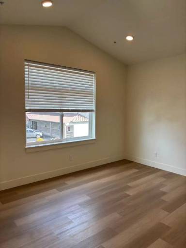 Main picture of 3610 NW Port Ave