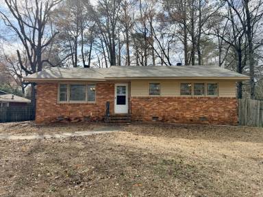 Main picture of 2950 Bellanca St