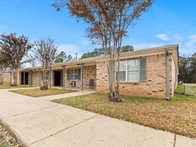Main picture of 501 Swan Dr