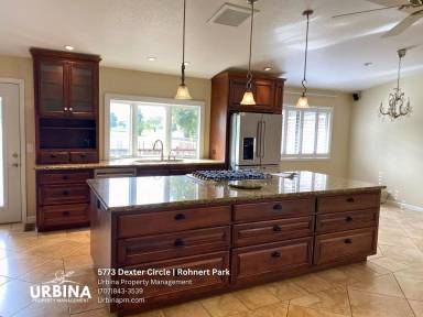 Main picture of 5773 Dexter Cir
