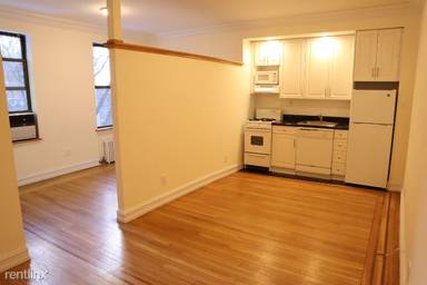 Main picture of 214 E 51st St
