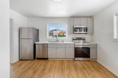 Main picture of 118 E Platinum St