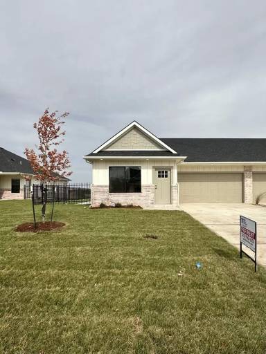 Main picture of 2349 S Spring Hill Ct