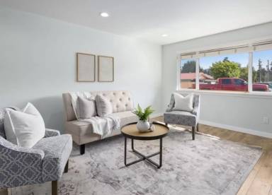 Main picture of 1531 E Division St