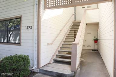 Main picture of 1423 Main Entrance Dr