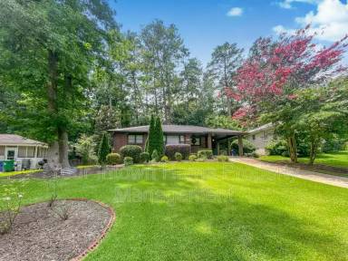 Main picture of 1597 Stanford Way