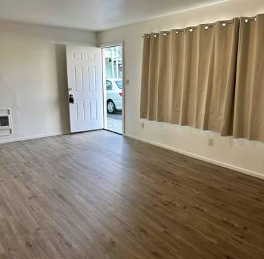 Main picture of 421 W Miner St