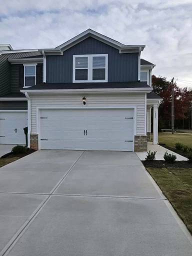 Main picture of 1002 Winding Spring Drive - 1