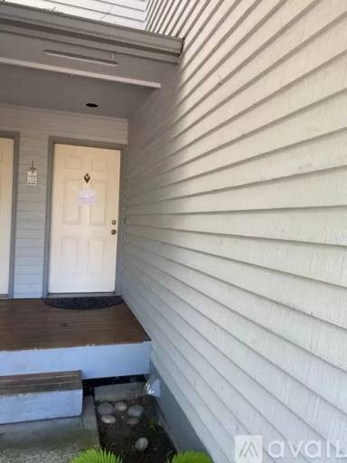 Main picture of 1608 E Division St