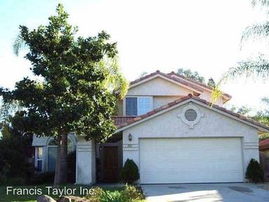 Main picture of 202 Royal Glen Dr
