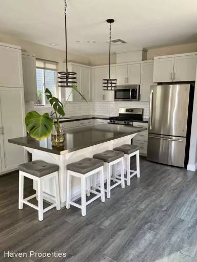 Main picture of 3615 Park Ridge Ln