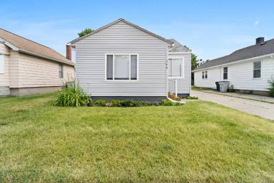 Main picture of 569 E Brickley Ave