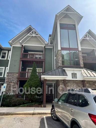 Main picture of 1000 Olde Eastwood Village Blvd