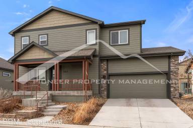 Main picture of 1315 S Oak Ct