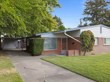 Main picture of 2620 W Clearwater Ave