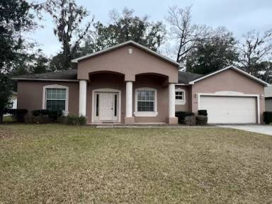 Main picture of 2724 NE 24th Pl