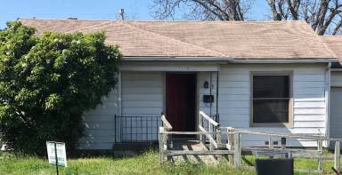 Main picture of 704 W Dean Ave