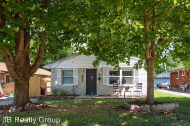 Main picture of 6218 Bedford St