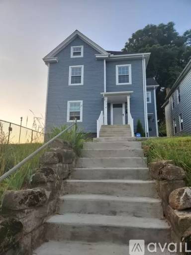 Main picture of 334 Tazewell Ave SE