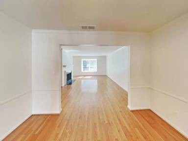 Main picture of 115 Woodmere Sq NW