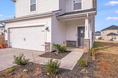 Main picture of 1004 Jeffery Dean Ct