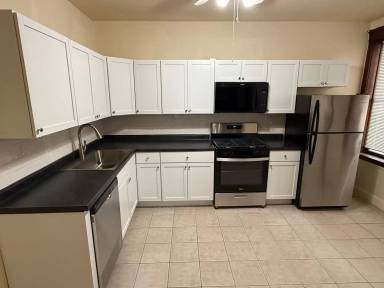 Main picture of 837 W 33rd Pl