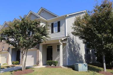 Main picture of 8308 Niayah Way