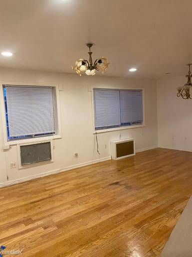 Main picture of 11 E 51st St