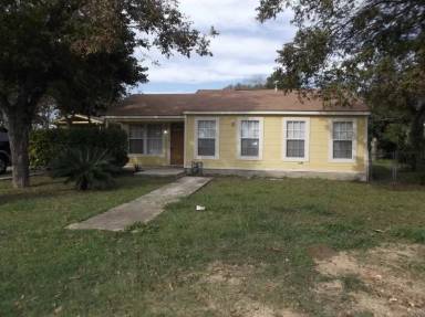 Main picture of 115 W Mally Blvd