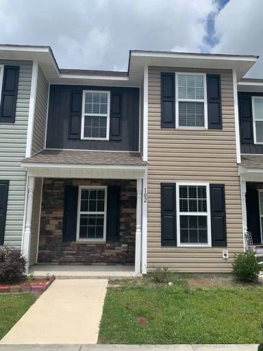 Main picture of 102 Meadow Way