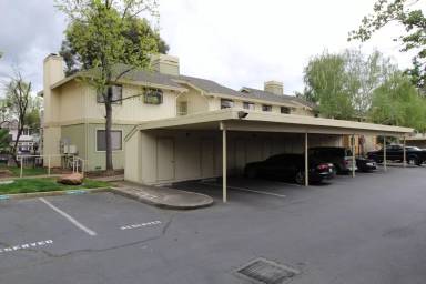 Main picture of 2827 Monument Blvd
