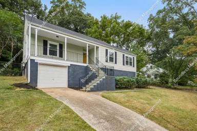 Main picture of 2649 Blount St